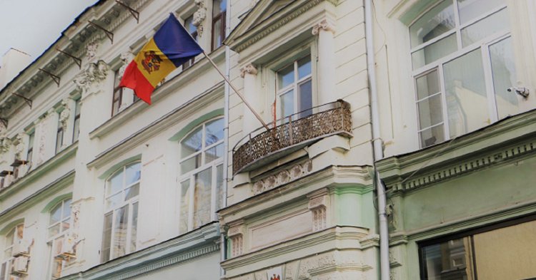 Россия высылает сотрудника посольства Молдовы в Москве