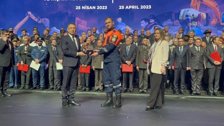 Президент Турции наградил молдавских спасателей за помощь в ликвидации последствий землетрясения