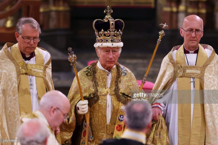 Карл III получил корону